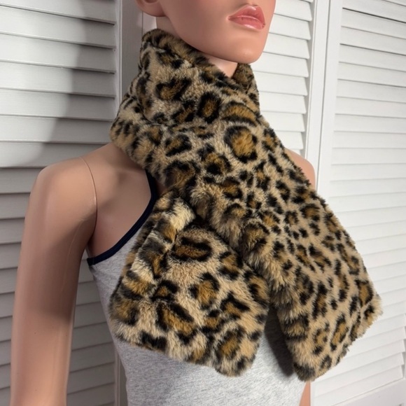 Inc International Concepts Animal Print Faux Fur Pull-Through Scarf, NWT - Picture 9 of 9